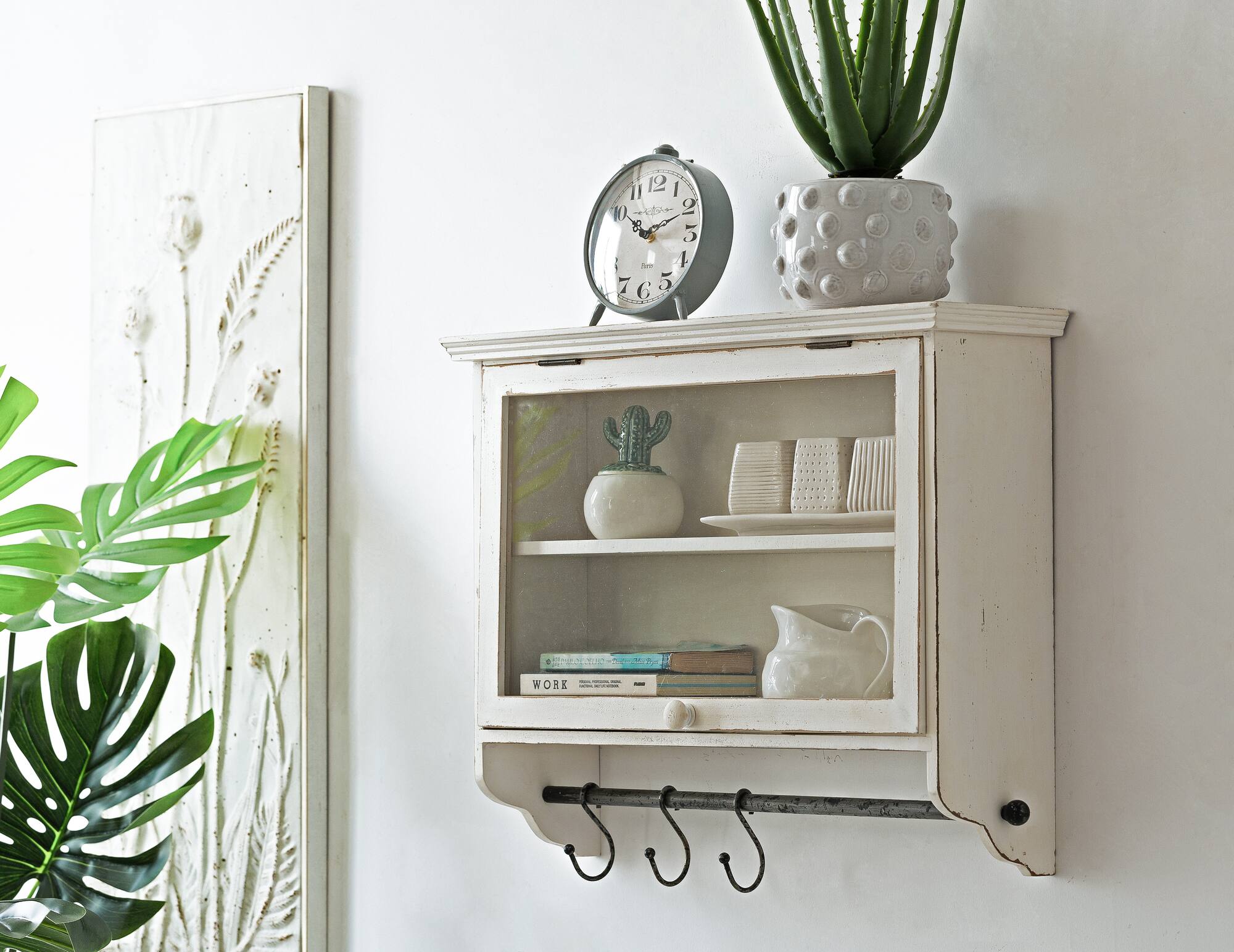 Hello Honey® Metal Wall Décor with Flowers Set